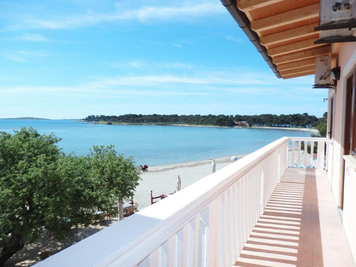 Apartments Real - 10 M From Sea Medulin Exterior foto